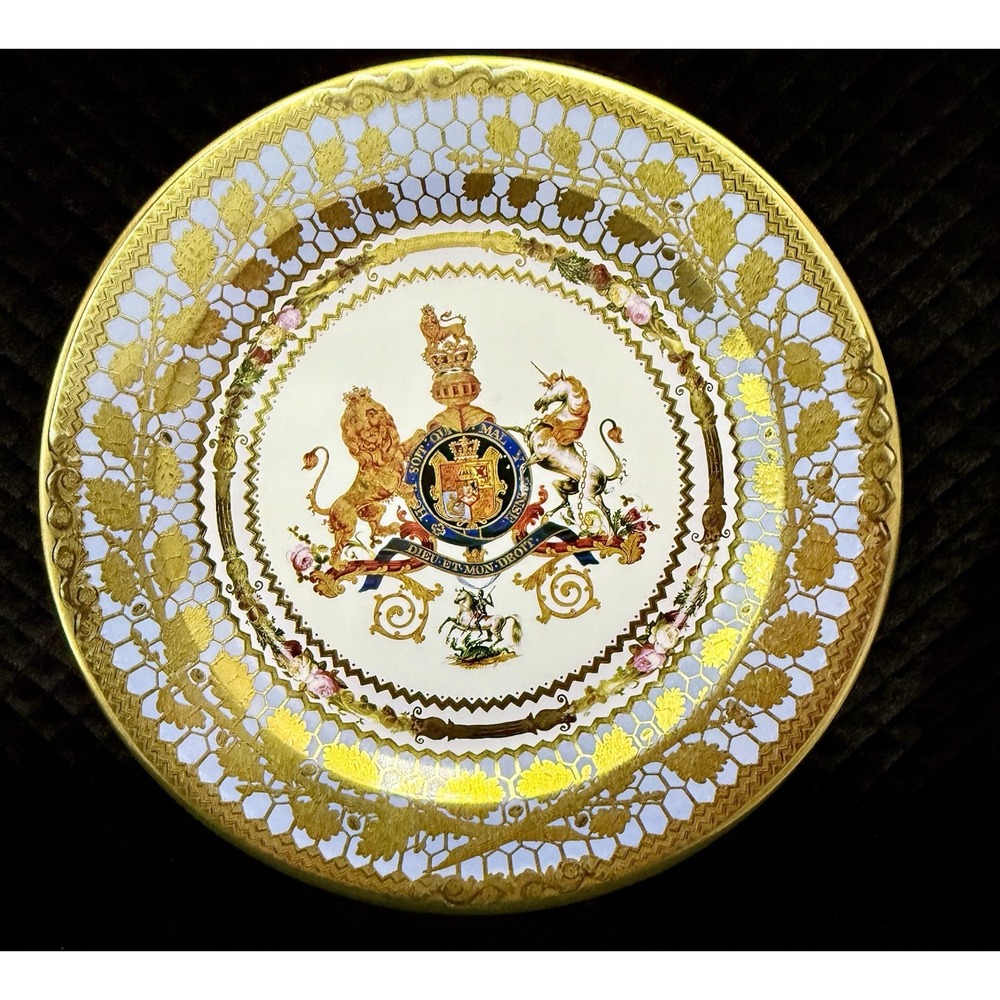 Royal Family Collectibles - 11 Items:Plates, Trinket Dishes,Books, C&D Betrothal - Picture 3 of 16